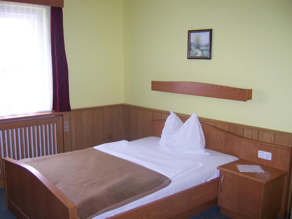 Hotel Restaurant Zum Schwan Schwanberg Room photo